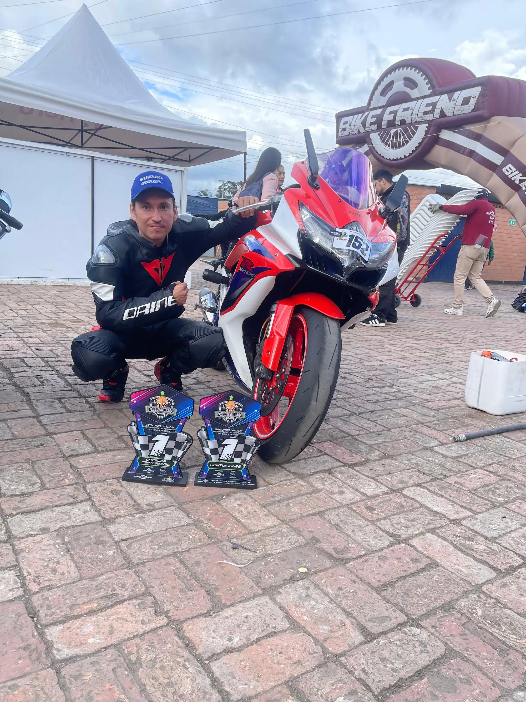 El Profe - Mecánico especialista en motocicletas
